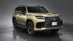 Lexus LX 700h Hybrid Debut: Power, Luxury, and the All-New Overtrail Edition - image 3