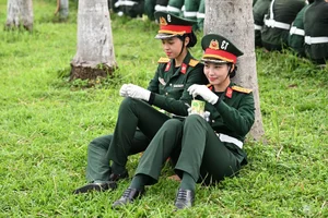 Female Soldiers Participate in First Joint Rehearsal for September 2nd Parade - image 6