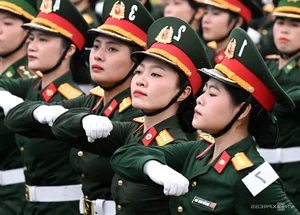 Female Soldiers Participate in First Joint Rehearsal for September 2nd Parade - image 2