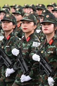 Female Soldiers Participate in First Joint Rehearsal for September 2nd Parade - image 3