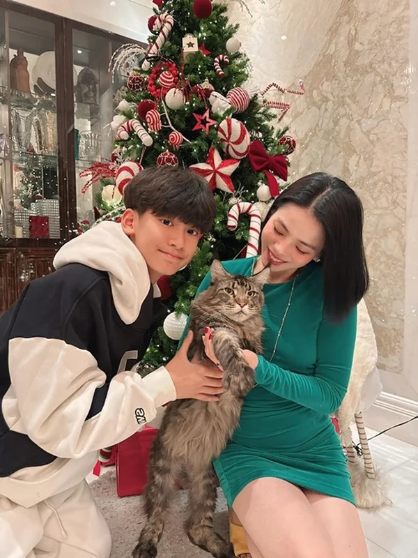 Le Quyen’s Son Celebrates Birthday in Style Aboard a Luxurious Yacht