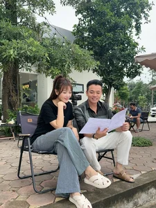 Actress Huong Giang Announces Marriage as 'Me Bien' Cast Celebrates - image 0