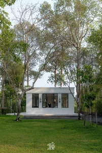 Couple Builds Stunning Resort-Style Forest Home After Leaving City Life - image 6