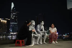 Thùy Tiên and Double2T Challenge Themselves as Living Statues in Ho Chi Minh City - image 3