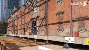 China Uses 432 Robots to Relocate Historic 7,500-Ton Building - image 4