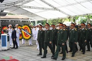 Thousands of Citizens Pay Solemn Respects to General Secretary Nguyen Phu Trong - image 11