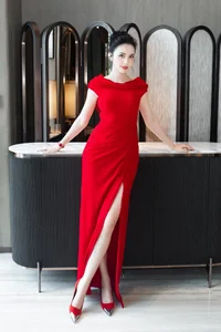 Supermodel Huynh Thanh Tuyen Makes a Stunning Comeback with Timeless Elegance - image 4