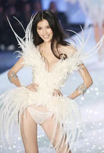 The Only Vietnamese Miss Universe Worthy of the Victoria's Secret Runway - image 2