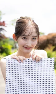 Cecile Nana Digital Photo Book: Summer is in the Air (81P Exclusive) - image 12