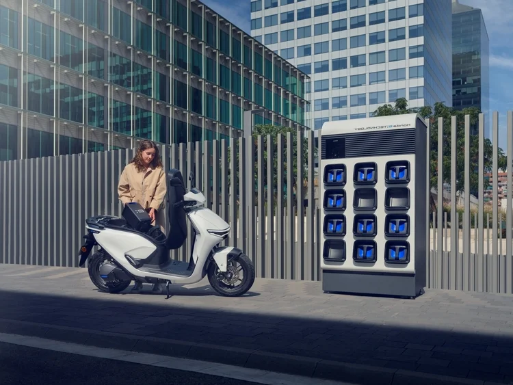 Honda's Green Revolution: Launching the UC3 Electric Scooter and CUV e: in Vietnam