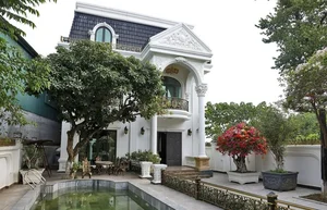 Inside Artist Quang Teo's Stunning 1,000m2 Castle-Like Garden House - image 3