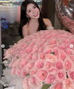 The Captivating Charm of China's Rising Fashion Muse Redefining Modern Beauty Standards - image 7
