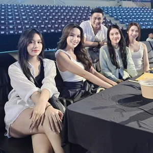 Minh Tiep’s 13-Year-Old Daughter Stuns Fans with Impressive Height and Beauty - image 2