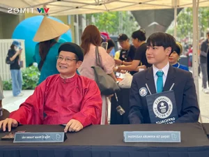 Why Traditional Vietnamese Attire Is Becoming a Timeless Fashion Statement for Modern Youth - image 2