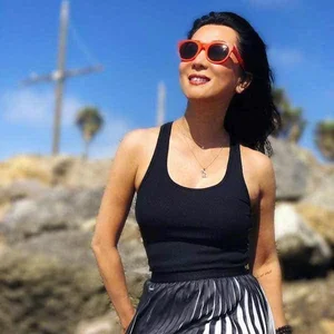 Miss Universe Vietnam H'Hen Nie Enjoys Cozy Coffee Date with Partner - image 1