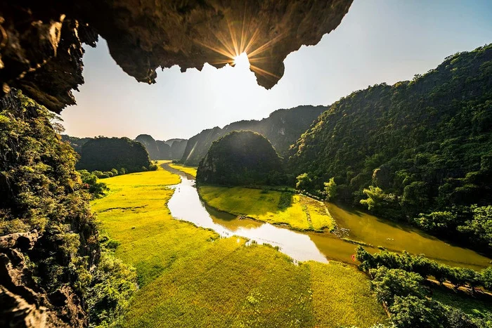 Best Sunset Spots in Ninh Binh: Discover Phuong Oanh’s Picturesque Hometown