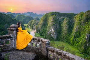 Best Sunset Spots in Ninh Binh: Discover Phuong Oanh’s Picturesque Hometown - image 2