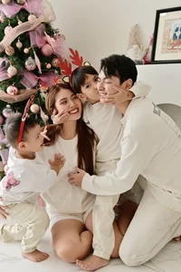 Stylish Matching Christmas Outfits of Famous Vietnamese Celebrity Couples - image 0
