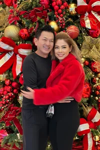 Stylish Matching Christmas Outfits of Famous Vietnamese Celebrity Couples - image 2