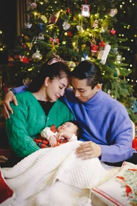 Stylish Matching Christmas Outfits of Famous Vietnamese Celebrity Couples - image 5