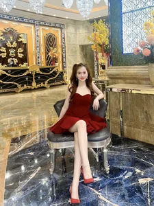 Rumored Ex of Ninh Duong Lan Ngoc Reveals Gorgeous New Girlfriend - image 2