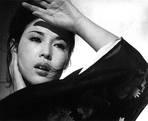 Admiring the Exquisite Beauty of Five Japanese National Treasures from the Showa Era - image 2