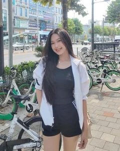 Doan Van Hau and Doan Hai My Enjoy Romantic South Korea Trip - image 1