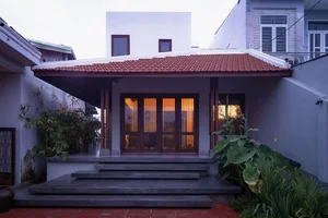 Beautiful Traditional Tiled Roof House in Quang Nam Connects Generations - image 9