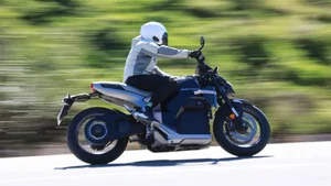 Honda Unveils Premium Electric Motorcycle: Pioneering the Two-Wheeled EV Era - image 5