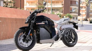Honda Unveils Premium Electric Motorcycle: Pioneering the Two-Wheeled EV Era - image 9