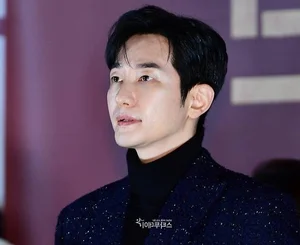 Scandal-Plagued Actor Sparks Backlash Following Rumors of High Earnings Through Controversial TikTok Content - image 1