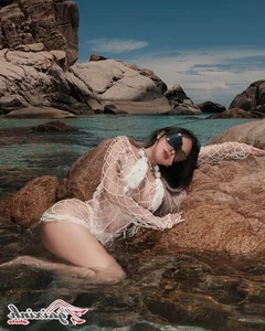 Elegant and Bold: The Rise of Vietnamese Swimsuit Models in Modern Fashion - image 23