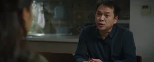 Hoa Sua Ve Trong Gio Episode 45: Khang Faces Legal Trouble and Emotional Confessions - image 5