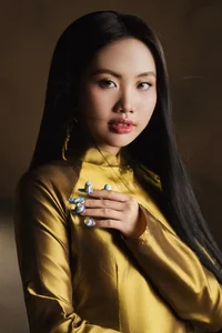 Phuong My Chi at 21: Embracing a Bold, Modern, and Stylish Fashion Evolution - image 2