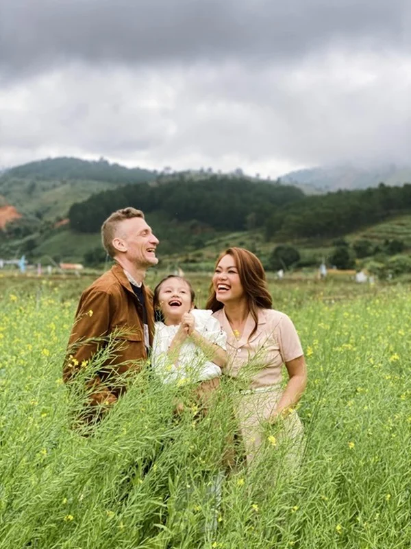 Cross-Cultural Love Stories: Lan Phuong and Celebrities with Western Husbands