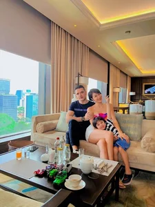 Cross-Cultural Love Stories: Lan Phuong and Celebrities with Western Husbands - image 3