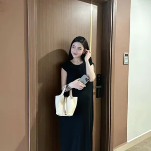 Unveiling the Success: How Chu Thanh Huyen Built a Thriving Online Business Empire - image 2