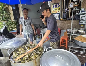 Kim Anh's Traditional Ba Zongzi: Dragon Boat Festival Celebration Gallery - image 10