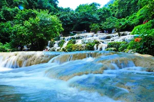 5 Stunning Waterfalls Near Hanoi Perfect for Summer Escapes - image 3