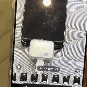 Smart Auto-Disconnect Charging Cables: The Ultimate Tech Accessory for Battery Life Enthusiasts - image 3