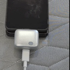 Smart Auto-Disconnect Charging Cables: The Ultimate Tech Accessory for Battery Life Enthusiasts - image 8