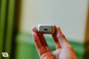Smart Auto-Disconnect Charging Cables: The Ultimate Tech Accessory for Battery Life Enthusiasts - image 10