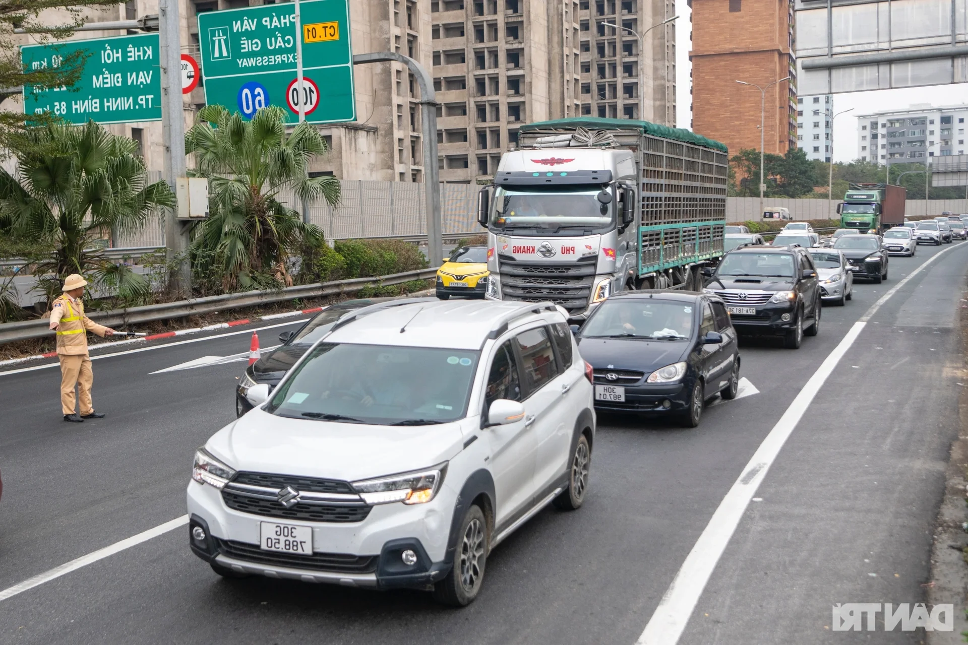 Massive Traffic Congestion as Thousands Return to Hanoi After Holiday Break
