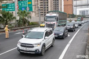 Massive Traffic Congestion as Thousands Return to Hanoi After Holiday Break - image 0