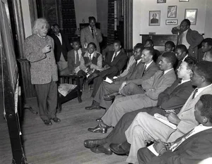 Fascinating Historical Photos Uncovering Surprising Truths About Our Shared Past - image 2