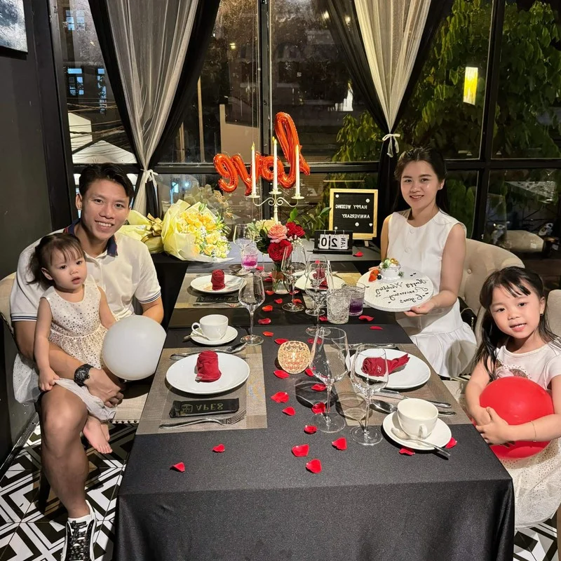 Footballer Que Ngoc Hai Persistent Love Story With His Wife