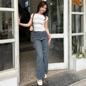 8 Ways to Style Wide-Leg Jeans: The Ultimate 2026 Trend - image 8