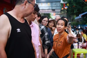 Crowds Gather at Ancient Chinese Pagoda for Famous Golden Tofu - image 4
