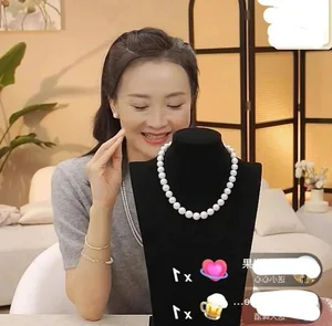 My Fair Princess Actress at 49: Livestream Reveals Natural Aging - image 8