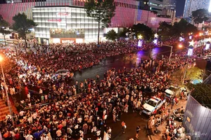 Joint Military Parade Rehearsal on Historic Le Duan Street - image 3